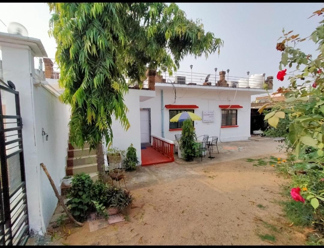 Eastern Gate Homestay 카주라호 외부 사진